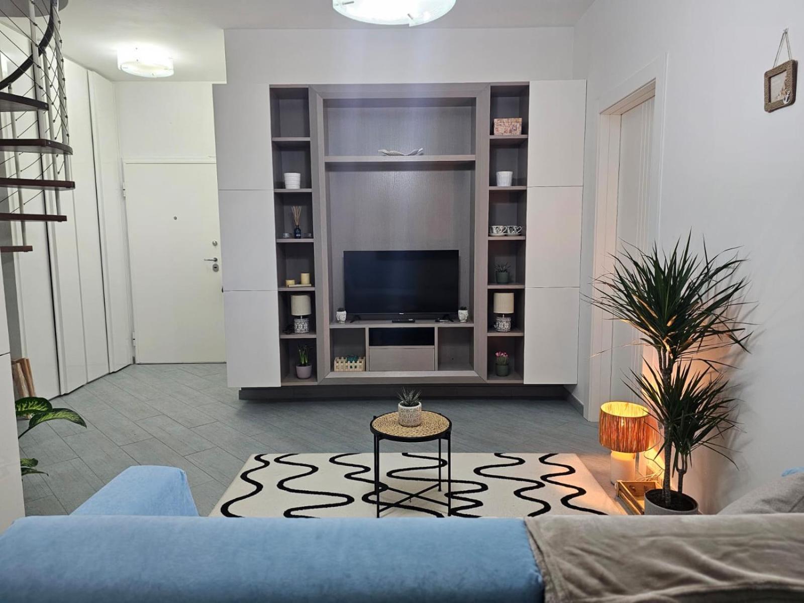 Main Blloku 1 * Tirana
